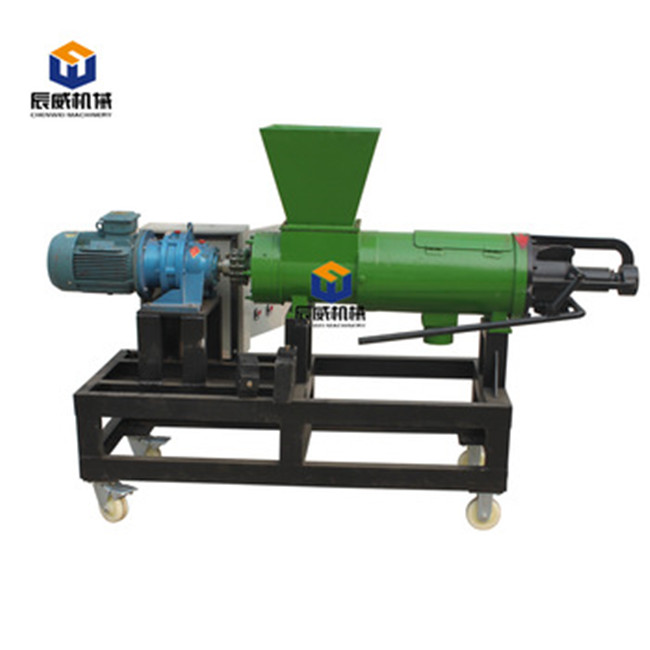 Farm equipment cow manure solid liquid separator