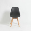 Replik Eames Style gepolsterter Oslo Roxy Stuhl