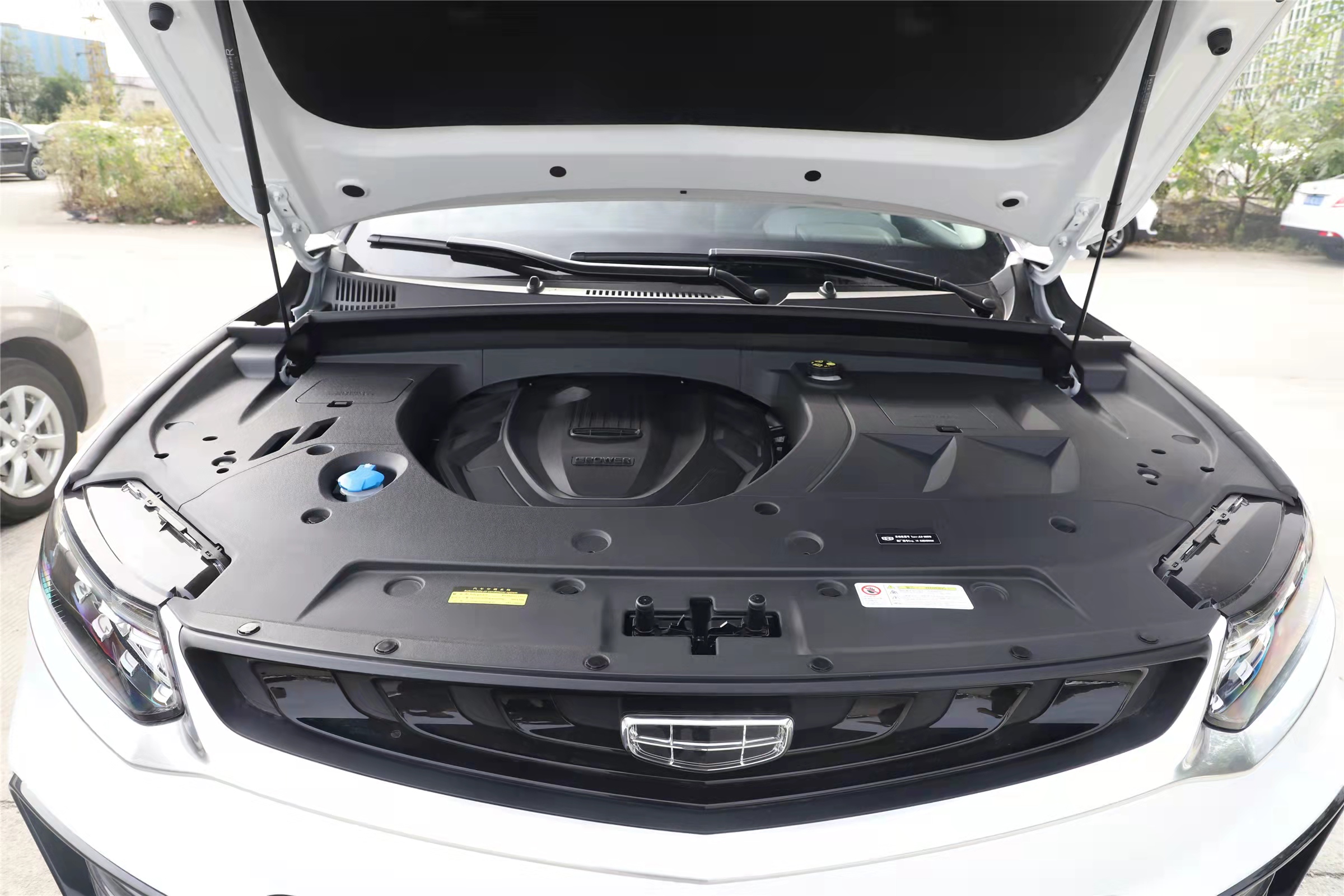 Used Geely cars Cheap Geely Binyue Cars Left Hand Drive CarModel 1.5 Turbo 177HP 5 Doors 5 Seats Used Car for Sale