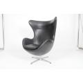 A Replica di a Sedia Fritz Hansen Egg