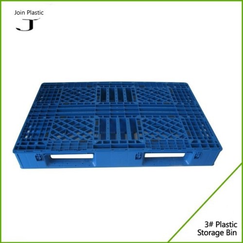 Double faced reinforced plastic pallets