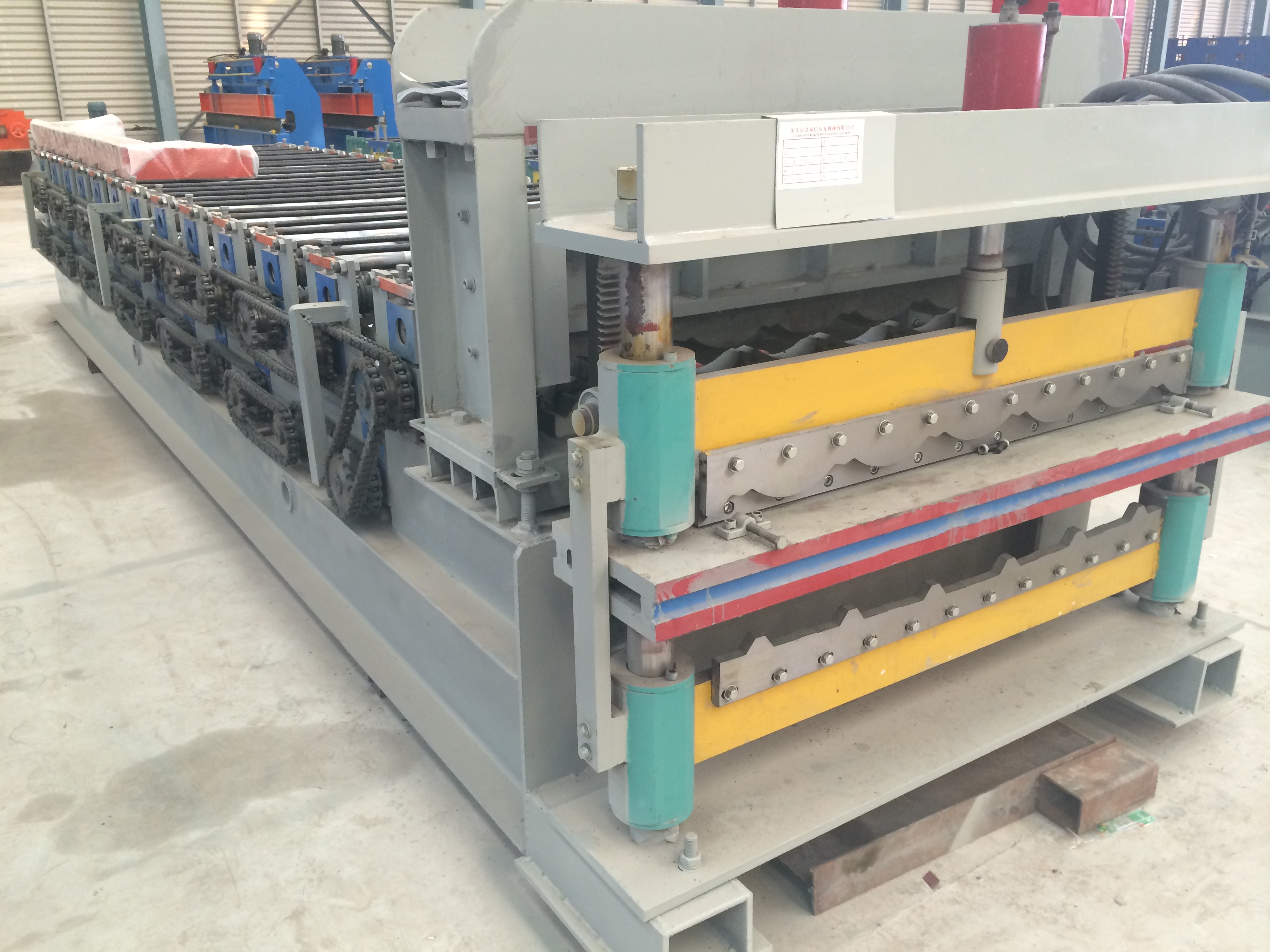 Double layer roll forming machine