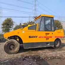 Durable 30 Ton Roller Equipped with New Tires