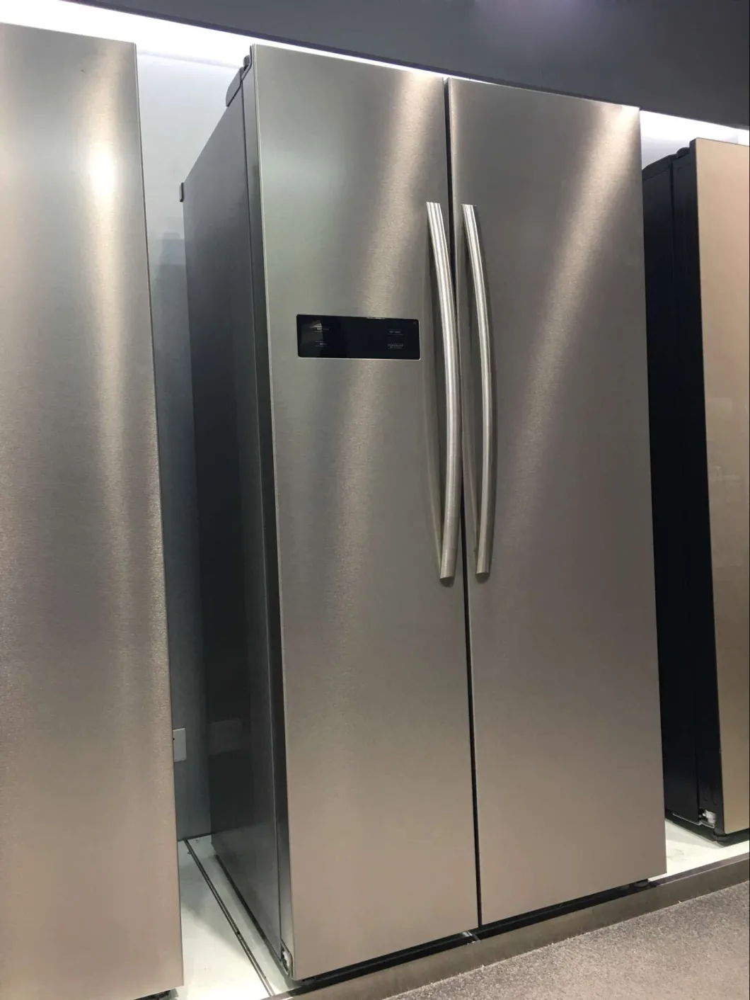 American Side by Side Refrigerator with Water Dispenser and Ice Maker