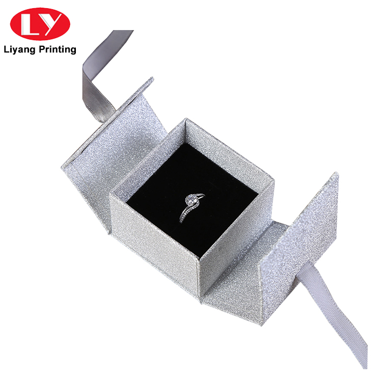 صندوق خاتم زفاف فاخر مخصص مع إدراج رغوة