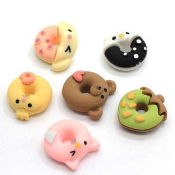 Misto Flatback Resina Pane Charms Cartoon Hollow Animal Fruit Donut Abbellimenti Artigianato Fiocco per capelli Ornamento gioielli fai da te Deco