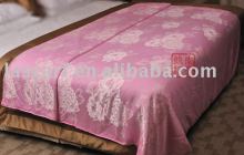 Silk quilt home accessory