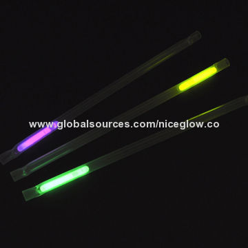 Glowing drinking straw for party/bar