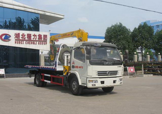 هيدروليكي DONGFENG Wrecker Crane Truck للبيع