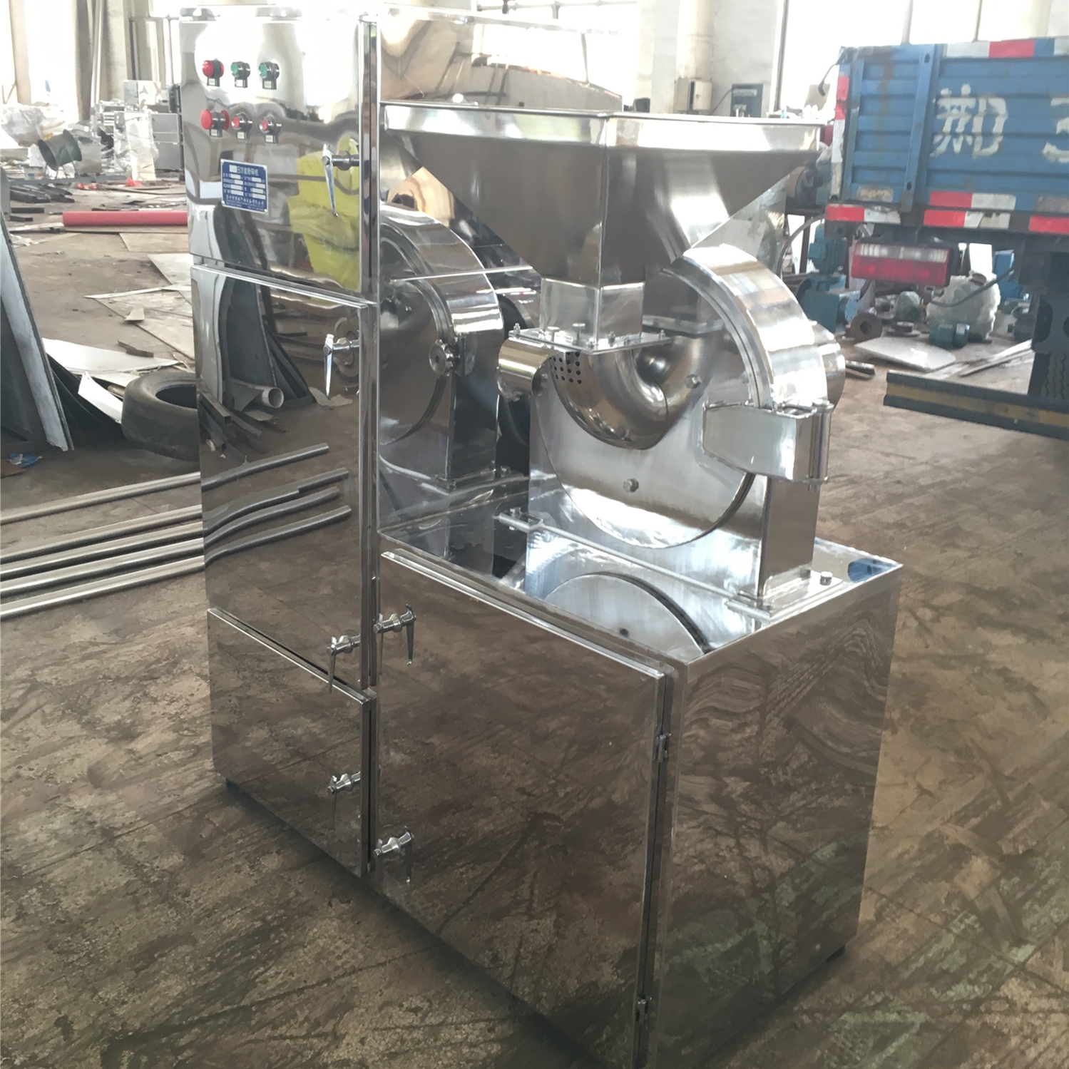 Grinder crushing hammer mill with dust removal bag for hemp cake and hemp residue powder