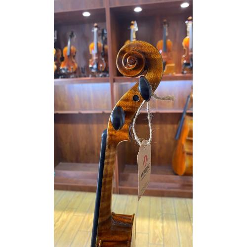 Buen violín hecho a mano para violinista