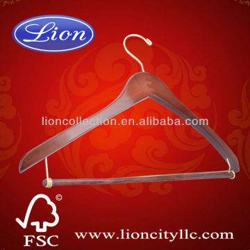 LEC-W5009 Rubber Coating Wide Shoulder Wooden Hanger