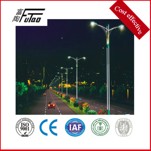 Double-Arm Hot Dip Galvanized Street Lighting Pole