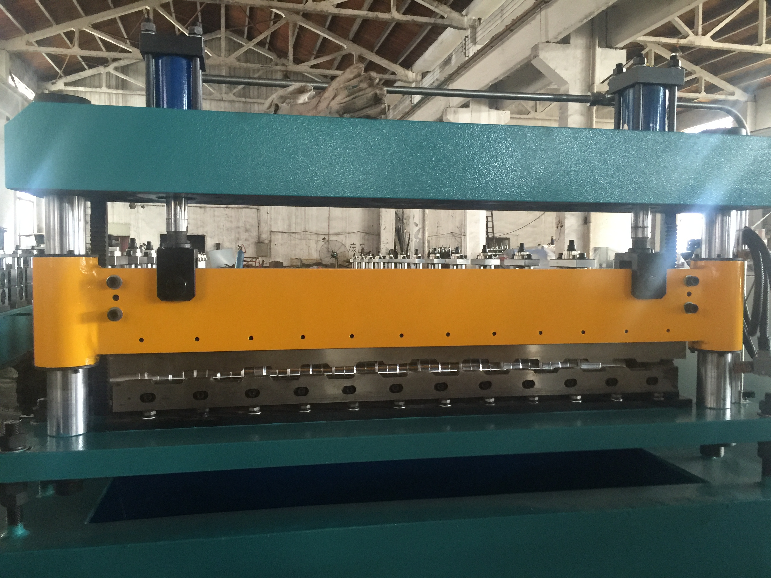 IBR trapezoid roof sheet roll forming machine