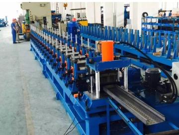 Scaffolding panel roll forming machine