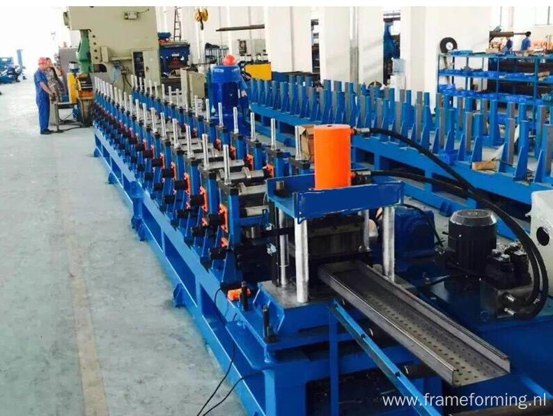 Professional punched stainless steel scaffolding ladder plank machine