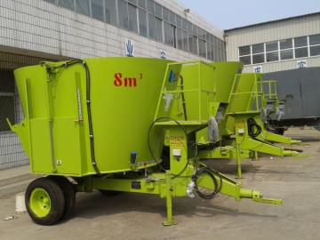 Dairy animal feeding mixer