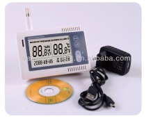 Temperature and humidity monitor with SD card