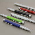 Đặt thiết kế kim loại bút