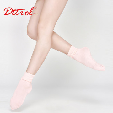 OEM tube sport socks women from china D004826