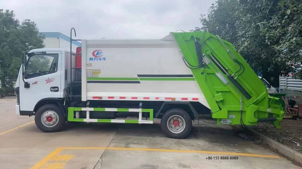 Compressed Refuse Truck 4 Jpg