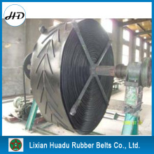 Patterned rubber conveyor belt