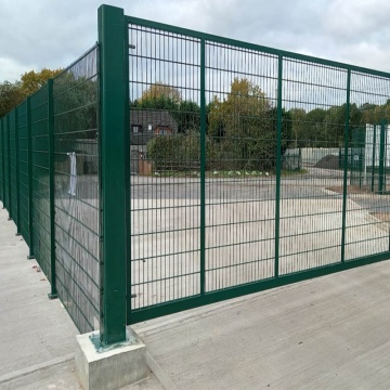 Durable Metal Fence Systems with Galvanized Wire Netting