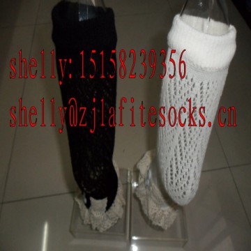 Moving coil socks fastener and lace support hosiery
