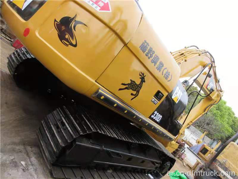 تستخدم CAT 330DL حفارات الزاحف