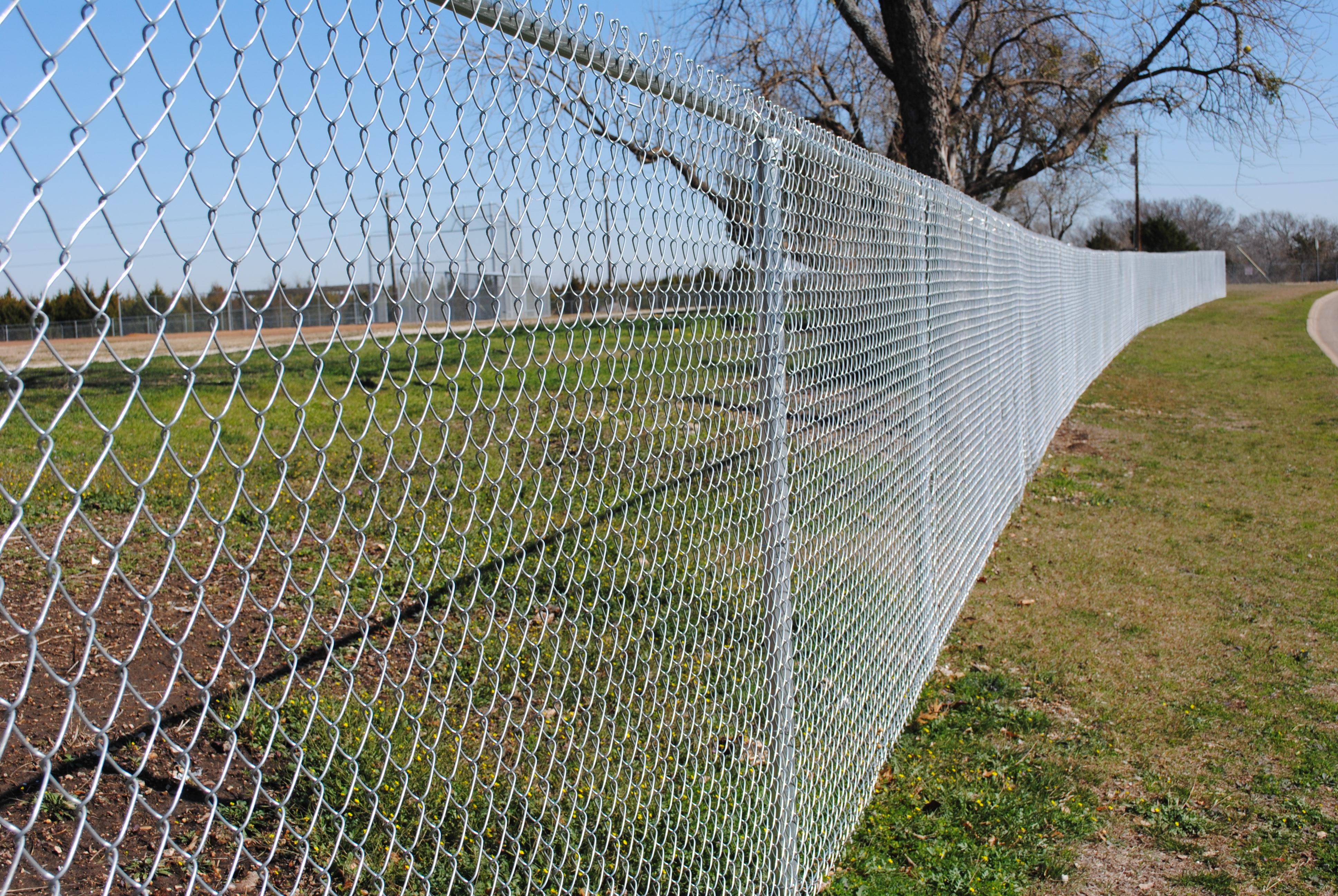 Chain Link Fence Sports Field Fencing Commerical diamond fence with cheap price