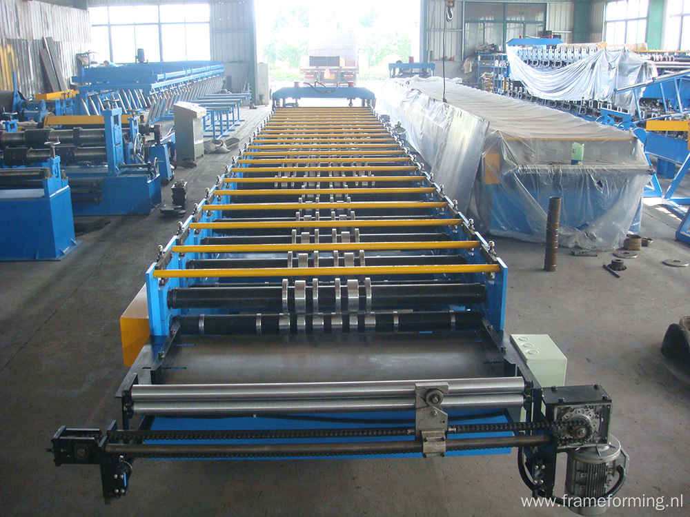 1000 Trapezoid Steel Roofing Sheet Roll Forming Machine