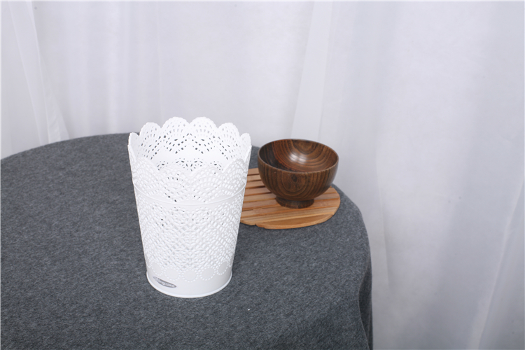 Household Simple Living Room Lace Hollow Out Plastic Bedroom Kitchen Bathroom Toilet Paper Basket