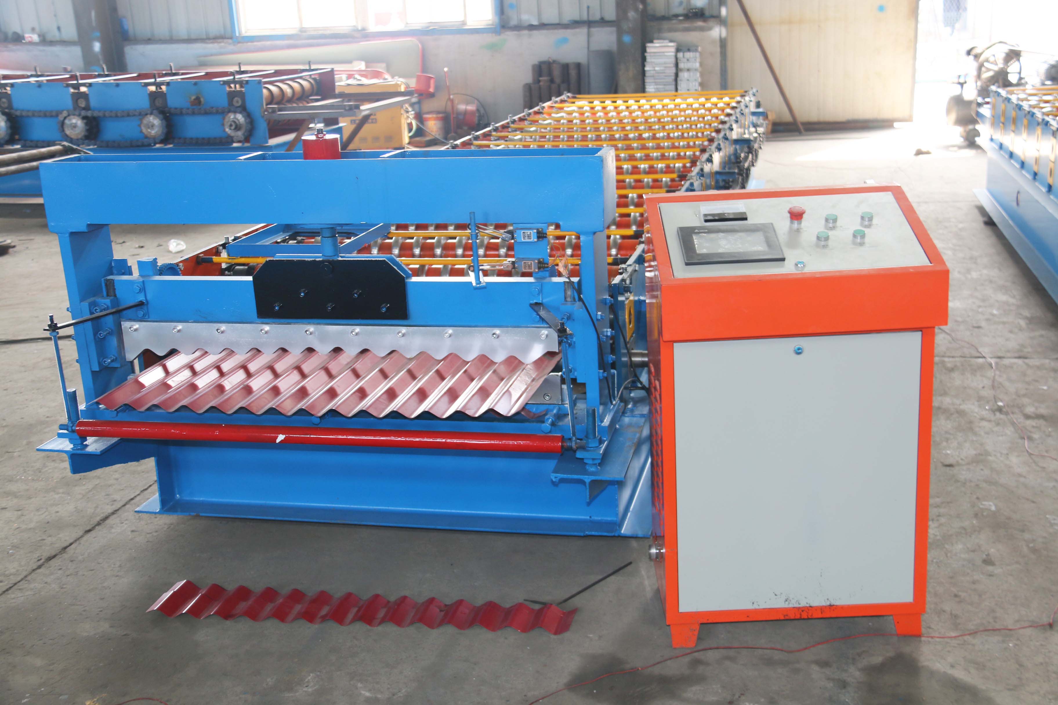 Corrugated sheet metal roof making machine