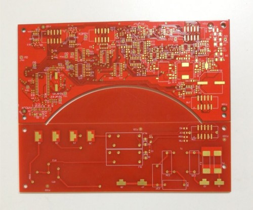 Carte de circuit de couleur rouge