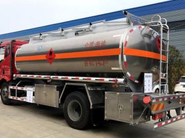 Fuel Tank Truck for Liquid Transportation