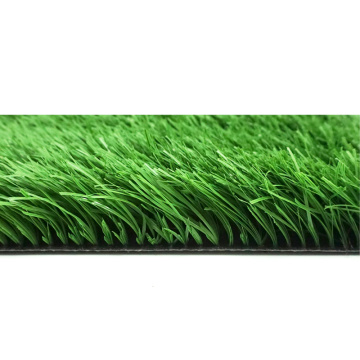 Idealny syntetyczny trawnik do piłki nożnej