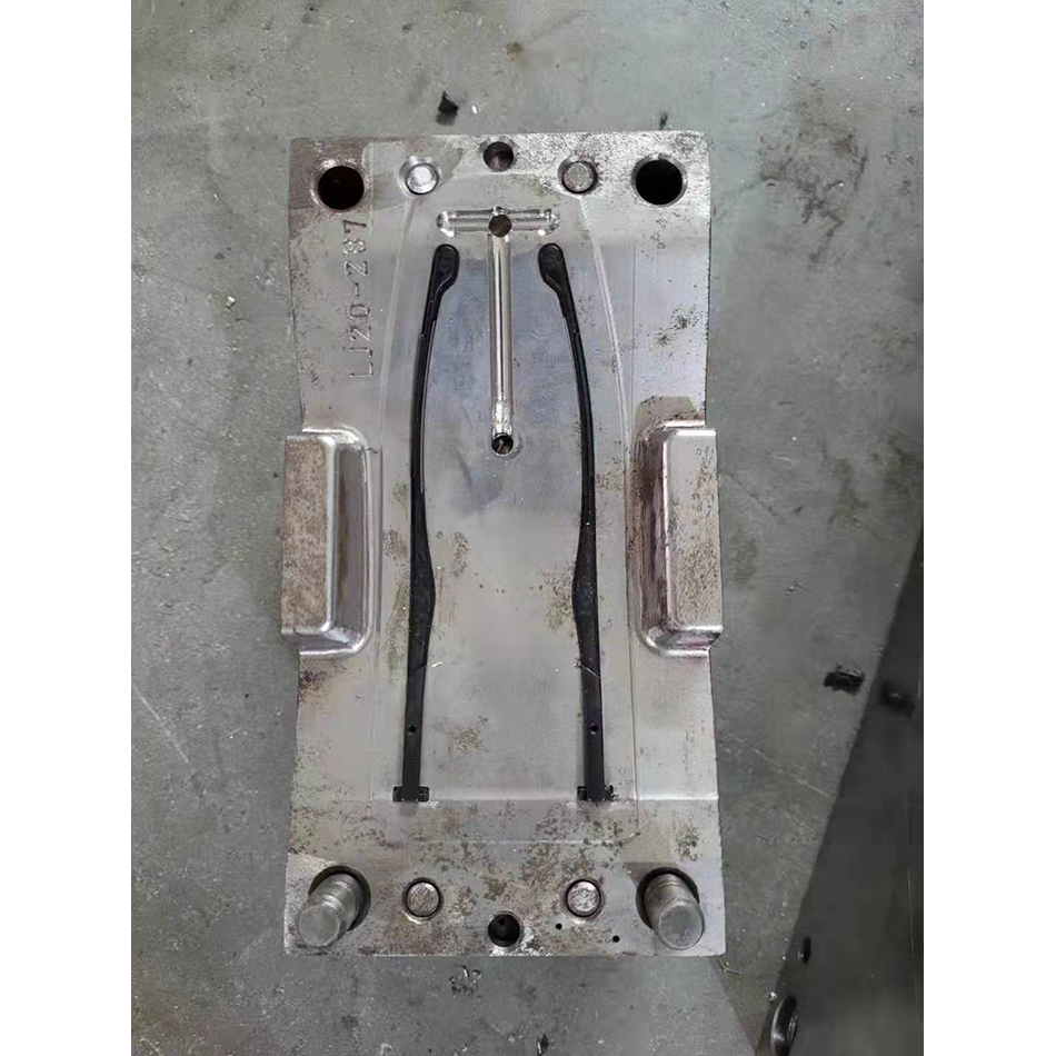 Plastic spectacle frame injection mold