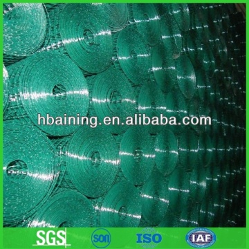 Powder coating welded wire mesh