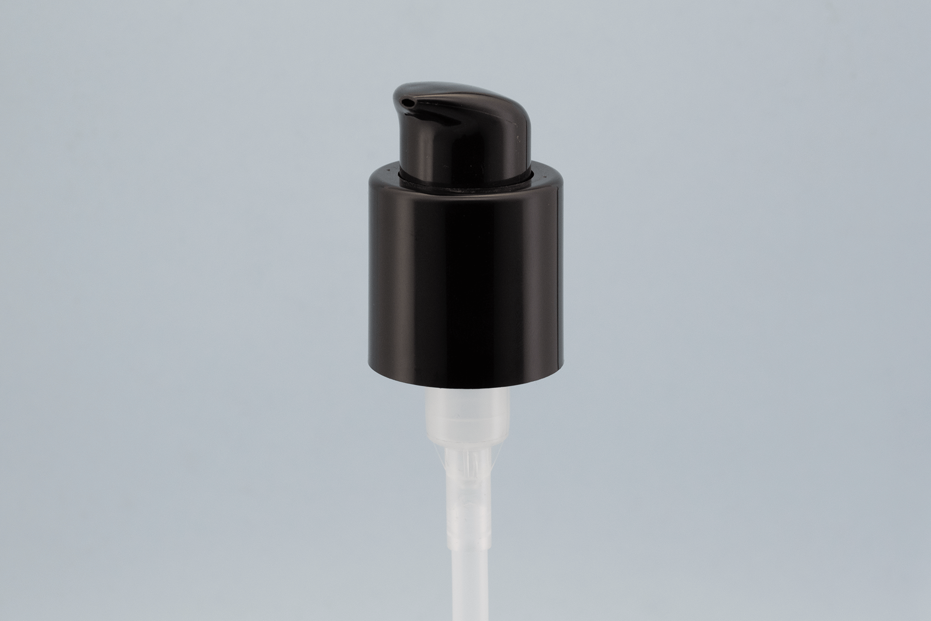 28/410 Lesklá černá pumpička na pleťové vody s průhlednou čepičkou 28/410 Glossy Black Lotion Pump with Clear Overcap