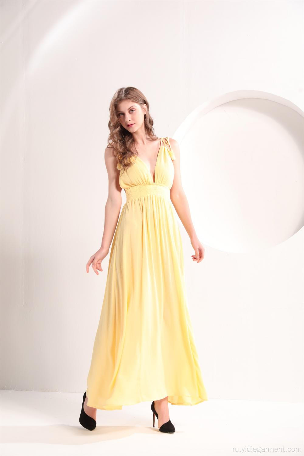 Женское желтое платье с V-образным вырезом