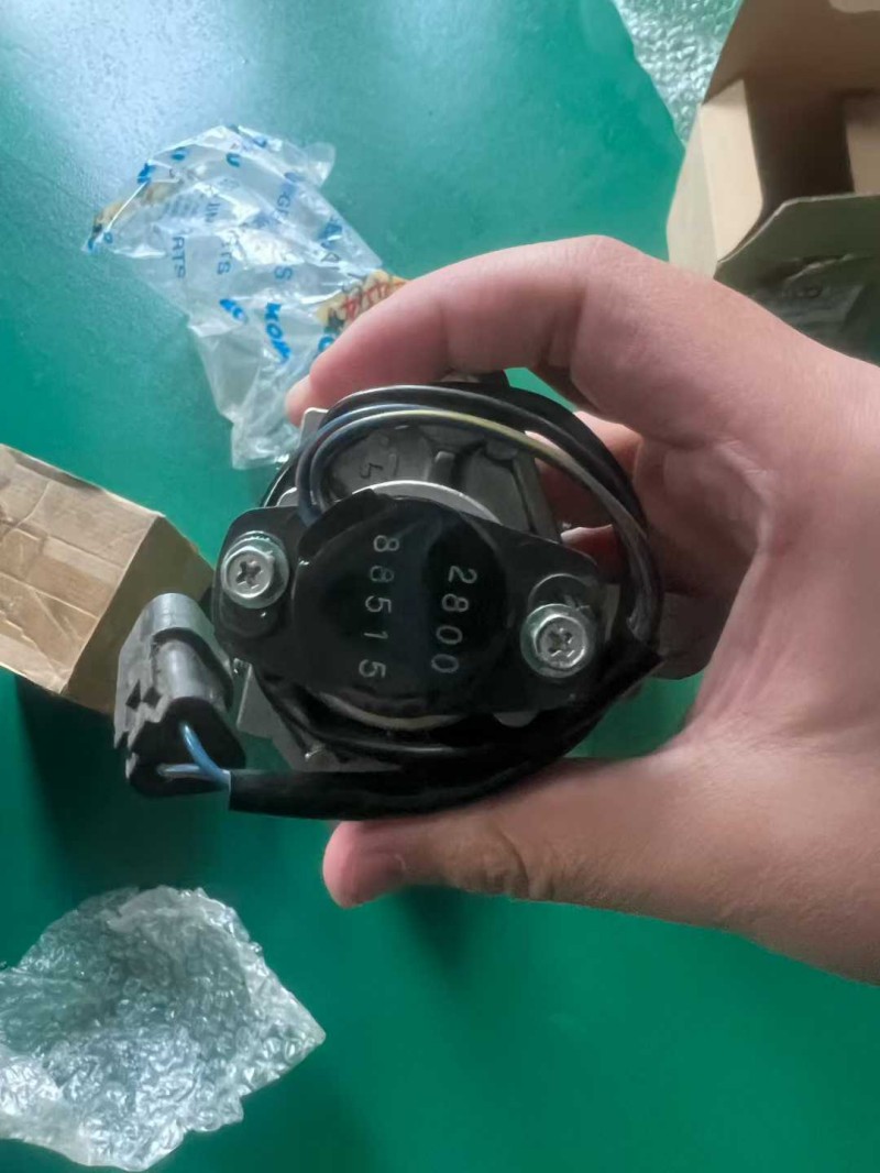 7861-93-4040 SENSOR D85PX-15R 275A-5R 375 475 (1) 7861-93-4040 SENSOR D85PX-15R 275A-5R 375 475 (1)