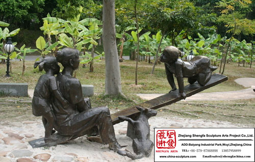 Quadratische natürliche Bronze-Skulptur