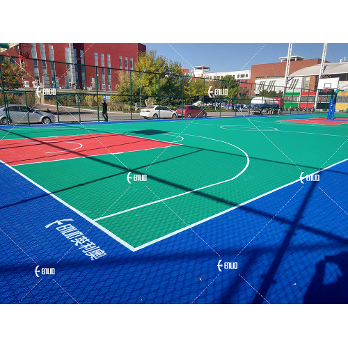 Nieuwe aankomst Multi-use PP in elkaar grijpende sporttegels voor synthetisch basketbalveld