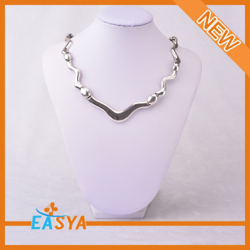 Best-Selling Wavy Shape Necklace