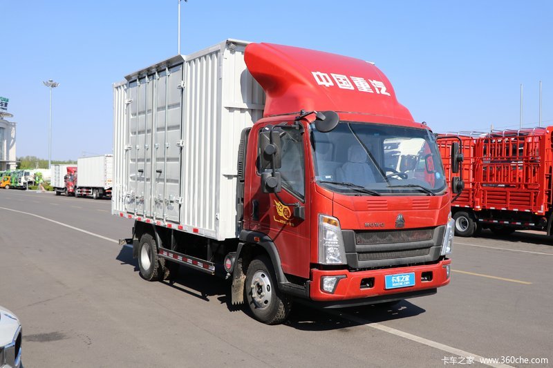 SINOTRUK HOWO 4x2 light duty 10 tons van cargo truck