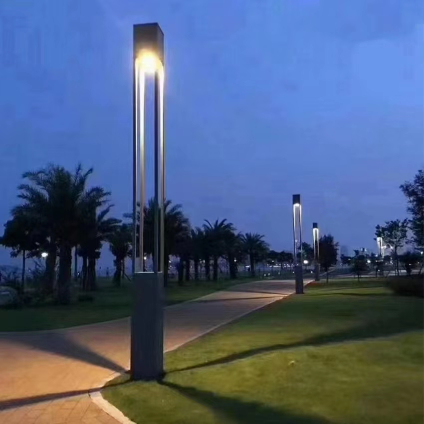 Solar Path Courtyard Lamps