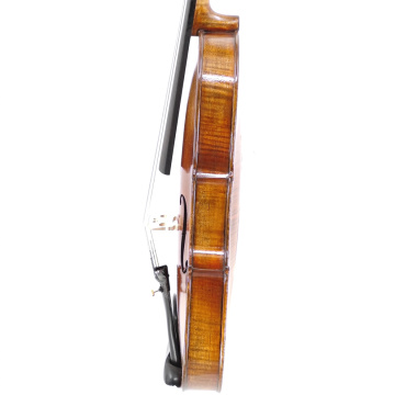 Violino de estilo antigo entalhado à mão