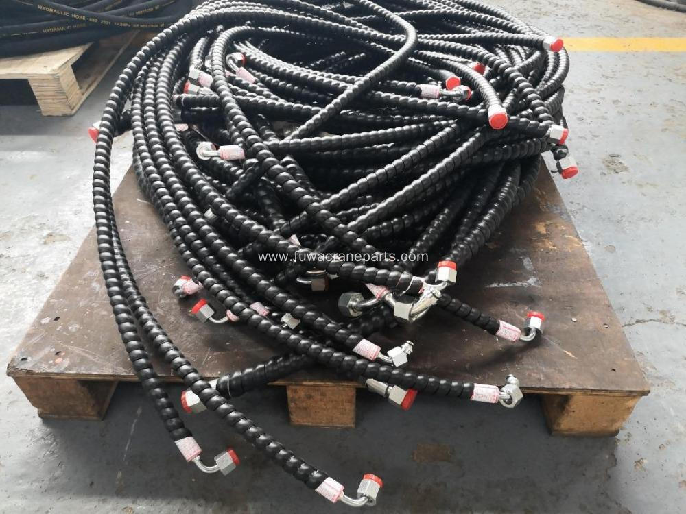 Hydraulic hoses on sale for crawler cranes