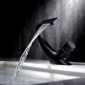 Artistic Simple Hot and Cold Water Basin Faucet