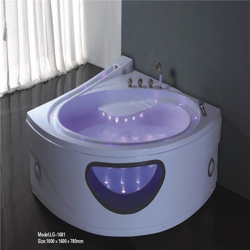 Luxuriöse Whirlpool-Badewanne mit Sitz